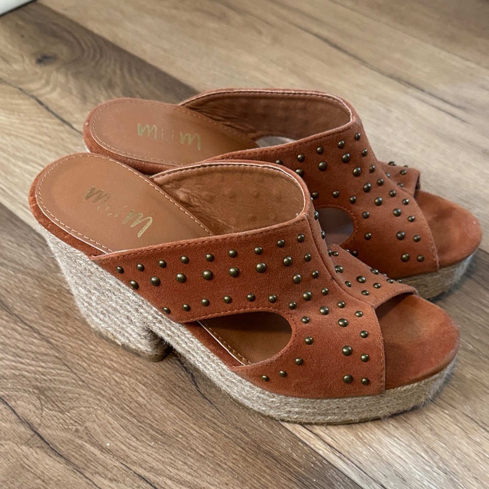 Mi.iM Women's Brown Studded Wedge Mules